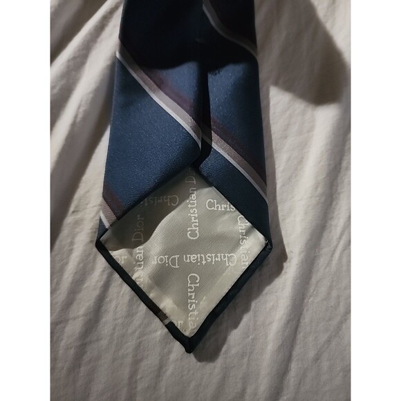 Vtg CHRISTIAN DIOR Tie Navy Blue Red Striped Poly Silk Blend Necktie 3"X57" - Picture 4 of 4